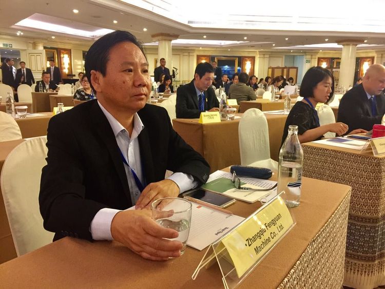 28圈注册网站董事长景奉国出席聚会