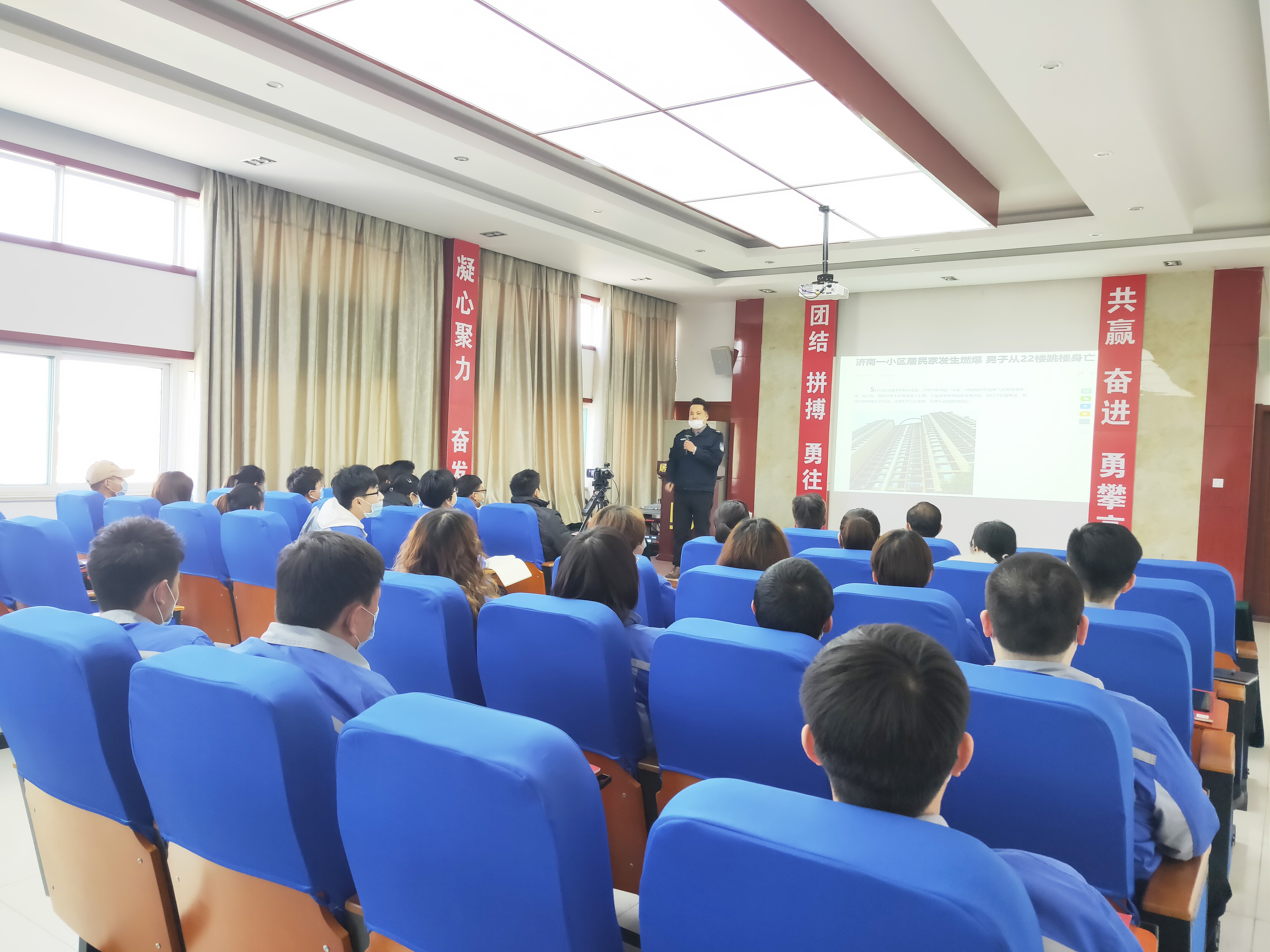 生物质颗粒；；