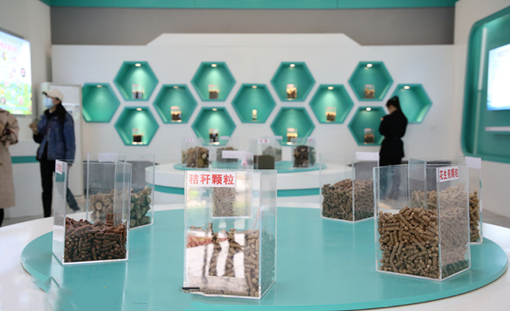 阳信县利民公司展厅内展示的颗；；；镏士帕Ｈ剂